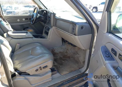 2005 Chevrolet Suburban 1500 Z71 z USA, uszkodzony, nr VIN 3GNEC16Z45G174771